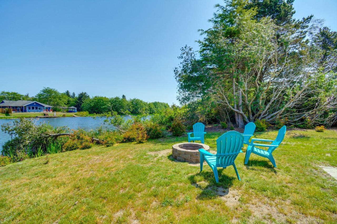 Canal Cottage Retreat With Dock And Waterfront Views Ocean Shores Exterior foto